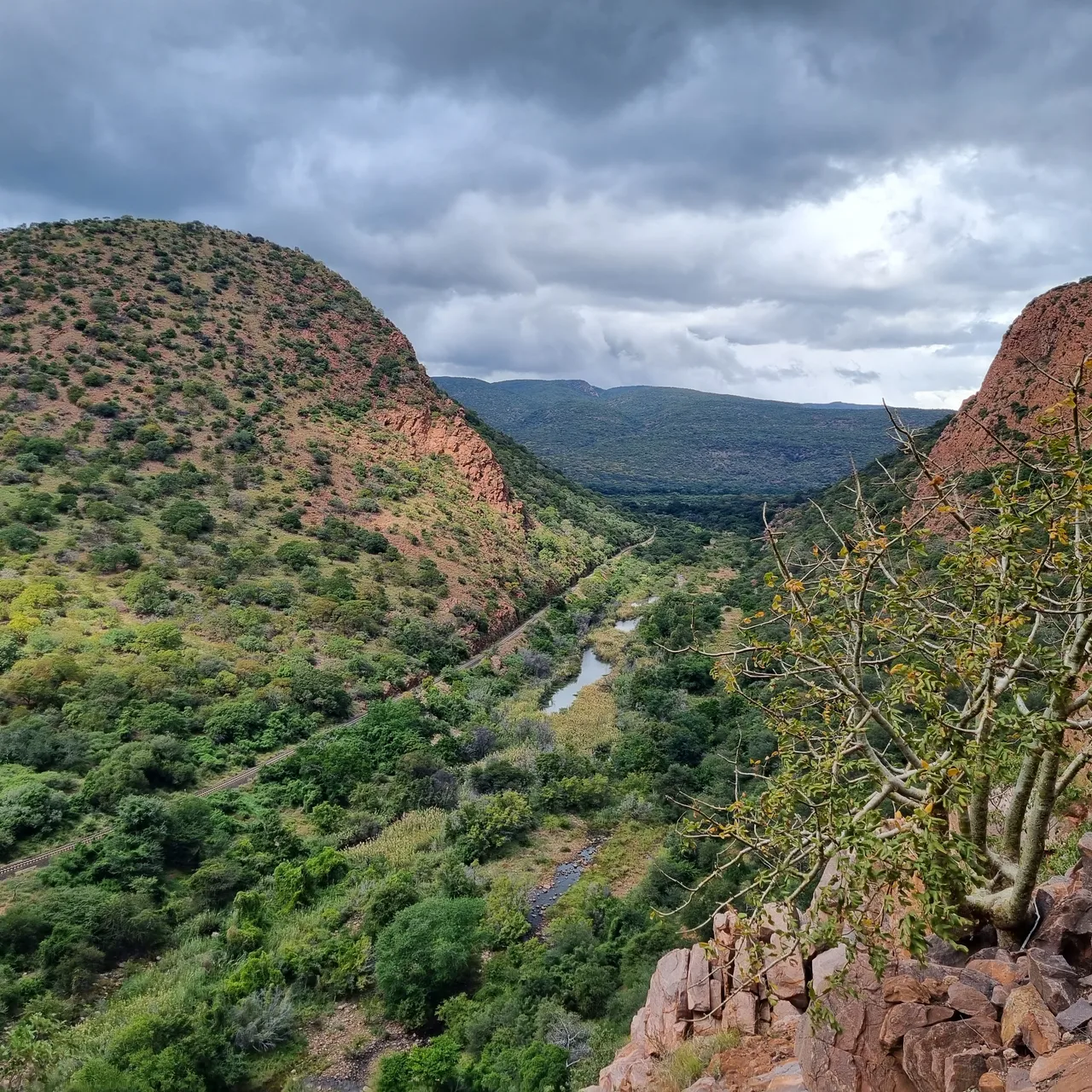 Luvhondo cliffs