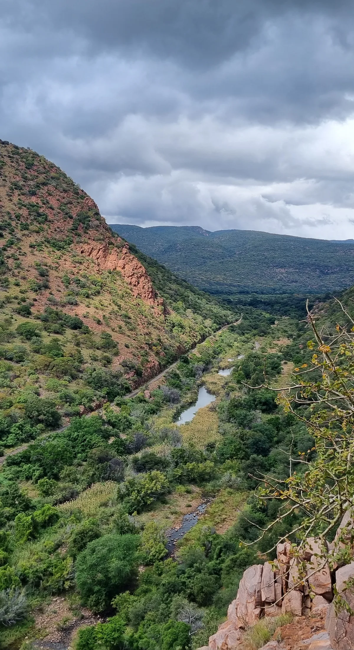 Luvhondo cliffs