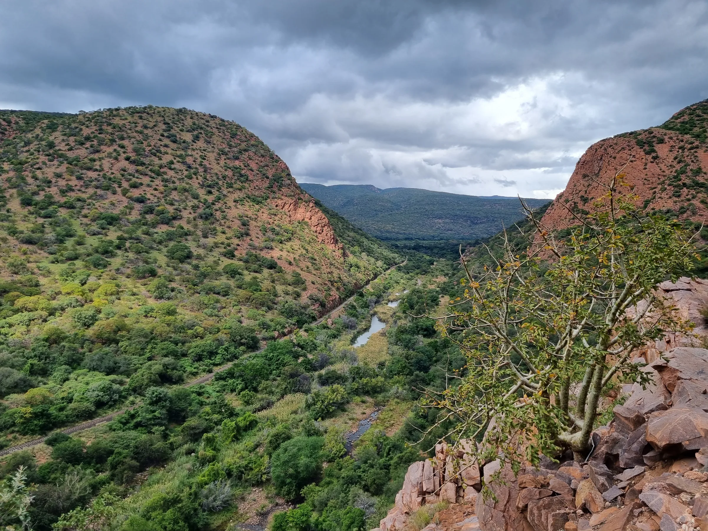 Luvhondo cliffs