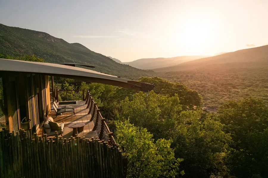Cliff Suites