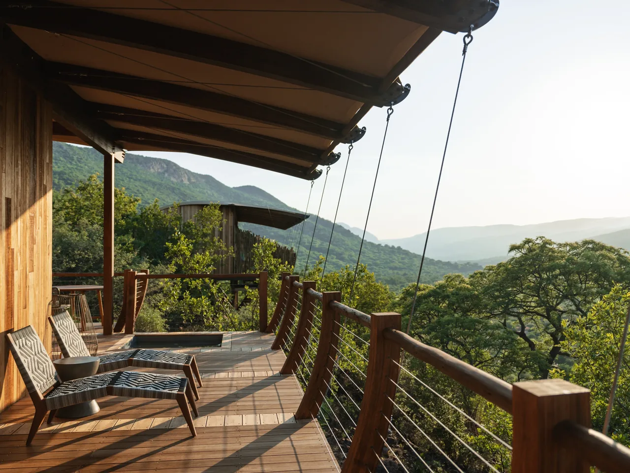 Cliff suite deck