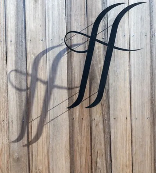 Concierge wood